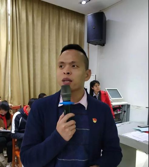 为少先队事业奋斗，奉献青春年华