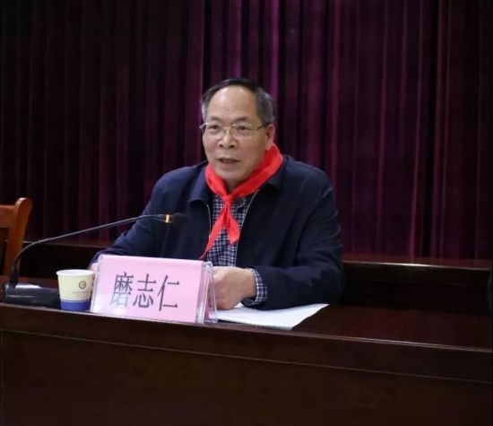 为少先队事业奋斗，奉献青春年华