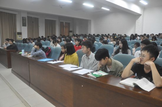 广西民族大学民社学院举行“晨读经典暨读书活动月”活动启动仪式