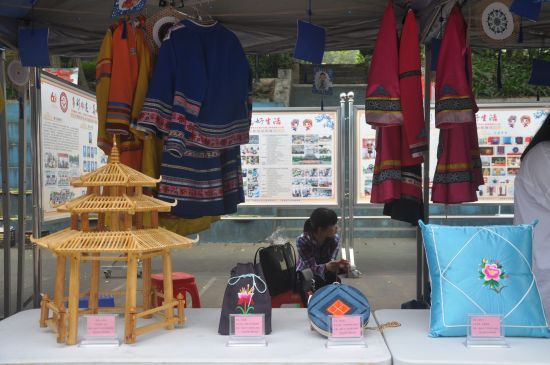 壮族三月三，民大嘉年华——广西民族大学民族学与社会学学院于“三月三大联欢活动”中开展活动