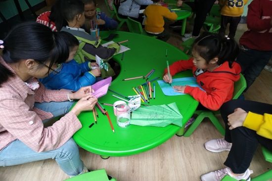 广西师范大学青年志愿者协会在聋儿康复中心开展关爱聋儿志愿活动