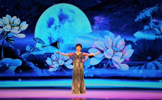 第29届中国戏剧梅花奖获奖演员走进广西民族大学慰问演出