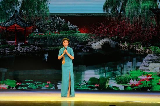 第29届中国戏剧梅花奖获奖演员走进广西民族大学慰问演出