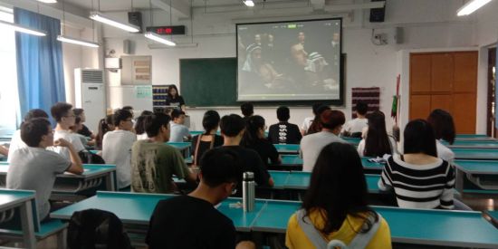 广西民族大学计算机俱乐部开展“锵锵历史脚步来,铮铮五四青年行”主题学习会