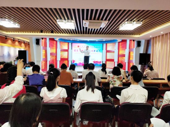 容县举办“青春心向党·建功新时代”纪念“五四”运动100周年主题演讲比赛
