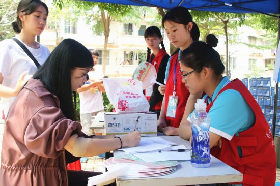 “青春澎湃,脉动青春”——广西民族大学志愿献血活动顺利开展