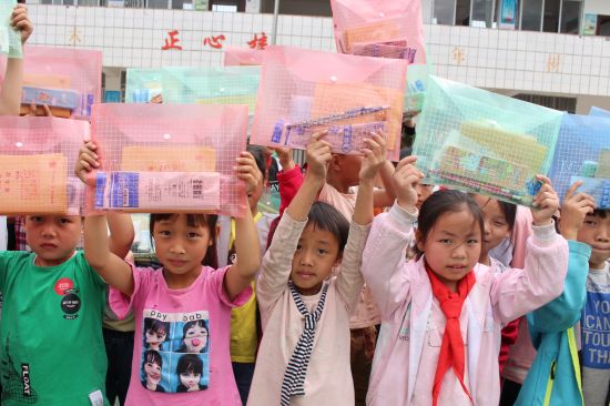 团县委开展庆六一“助梦学堂·点燃希望”公益活动