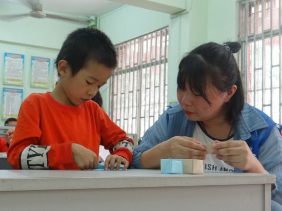 大手拉小手，有梦一起走——广西民族大学文学院志愿者赴上尧开展爱心支教活动