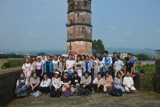 广西师范大学历史文化与旅游学院2017、2018级历史学独秀班赴贺州考察