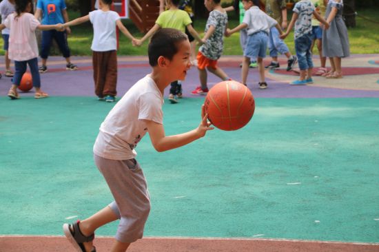 广西民族大学薪火相传爱心接力协会、篮球协会“启萌计划”教学活动顺利进行