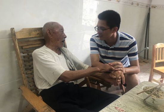 博文学子走进兴安,看粉洞村“新三同”模式促脱贫