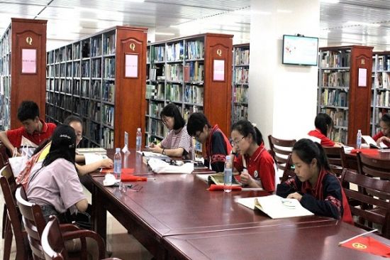 广西师范大学开展“石桥一对一”筑梦游学活动(富川场)