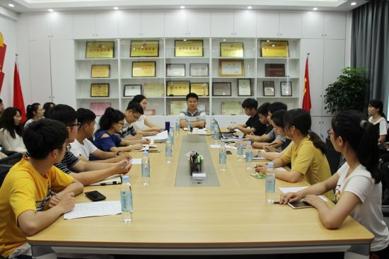 广西师范大学团委召开第七届研究生支教团候选人座谈会