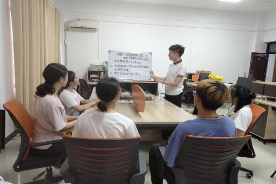 自治区主席陈武作形势与政策报告引广西师范大学各学生组织热烈反响（二）