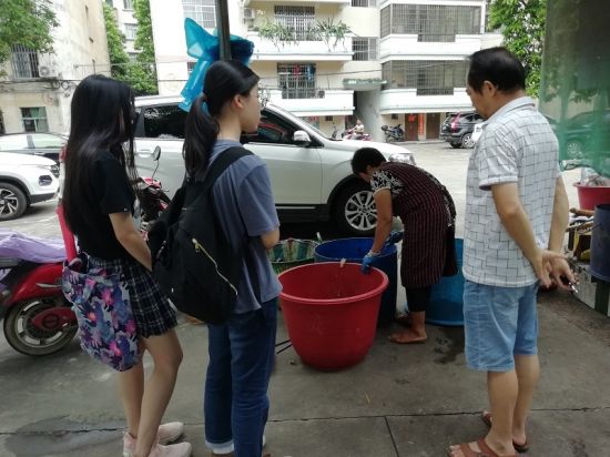 广西师范大学政治与公共管理学院开展“农村垃圾治理市场化问题调研——以横县为例”调研活动