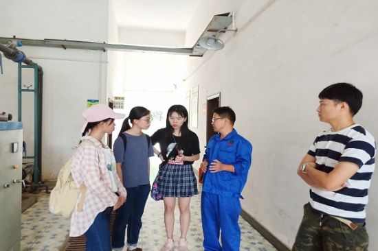 广西师范大学政治与公共管理学院开展“农村垃圾治理市场化问题调研——以横县为例”大创项目