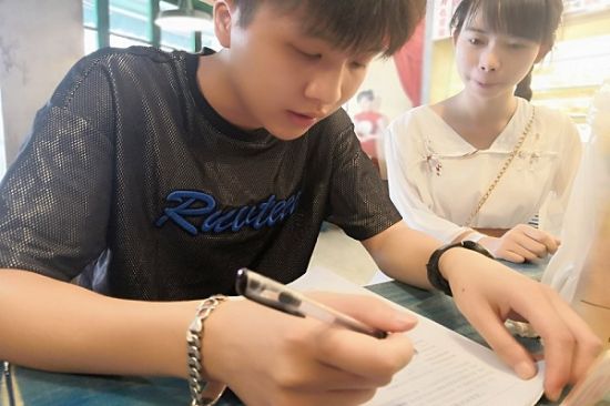 广西师范大学数学与统计学院广西农村环境综合治理调研队开展第一次调研活动