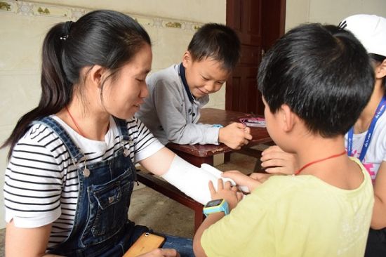 广西师范大学情暖金山，寓教于乐——桂台青年爱心志愿服务队下乡开展公益支教活动