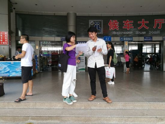 广西师范大学数学与统计学院“数化1+1”调研团队成功开展地铁调研活动