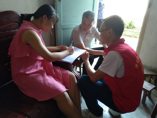 脱贫攻坚 | 隆安县团委开展“希望工程·圆梦行动”家访活动助力贫困新生圆梦大学