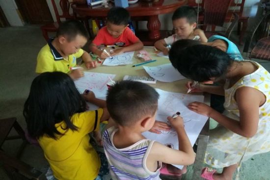 广西师范大学雨露暖阳志愿行服务团队下乡开展志愿服务活动