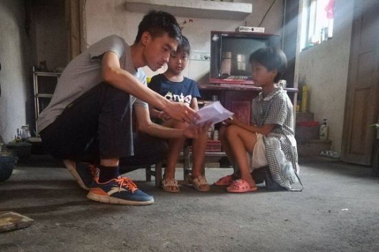 广西师范大学雨露暖阳志愿行服务团队下乡开展志愿服务活动