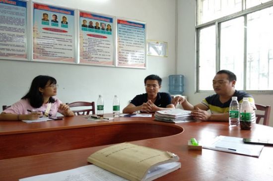 广西师范大学学子入村调研，探索老年扶贫经验