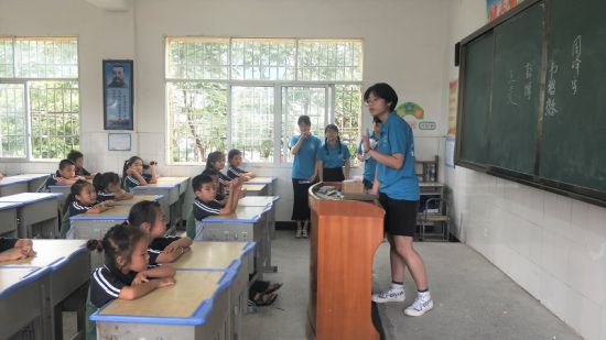 广西师范大学“百年五四奏新韵，书香浸润促成长”——农村儿童阅读计划志愿团队开展志愿服务活动