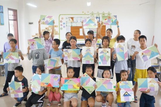 广西师范大学环境与资源学院心翼团队志愿者开展主题夏令营支教活动，搭建多彩课堂