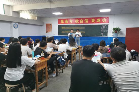广西师范大学“筑梦成长”资助宣传队：国家资助，筑梦未来