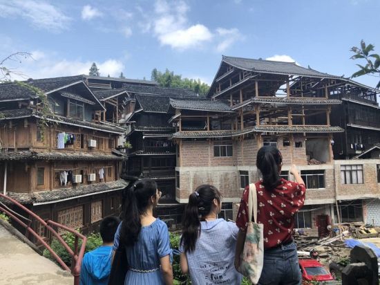助力非遗文化 思考八寨传奇——广西师范大学侗情团队入程阳八寨古建筑群开展考察之旅