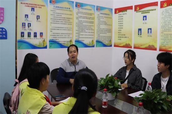 广西师范大学组织志愿组织参加桂林市首个“广西青空间”揭牌仪式