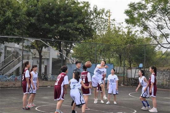 广西师范大学马克思主义学院顺利举办2019级“新生杯”篮球赛