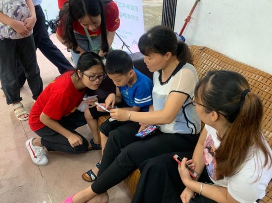 【暑期社会实践】广西民族大学绿色家园环保协会开展2019暑期“三下乡”活动走进社区，宣传垃圾分类