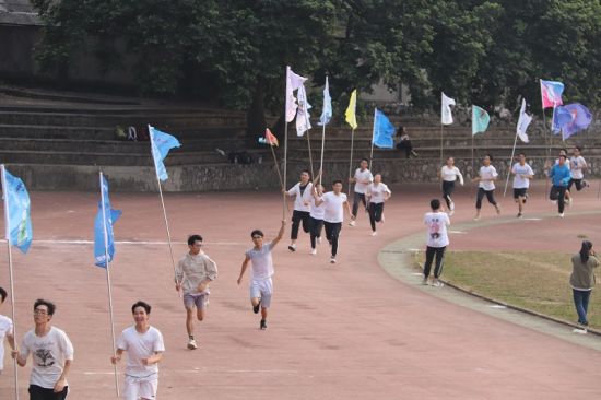 广西师范大学职业技术师范学院/健康管理学院举行2019年田径运动会闭幕式