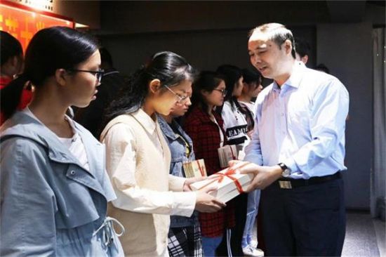 广西师范大学承办“传承红色基因 牢记初心使命”红色文化旅游进高校活动