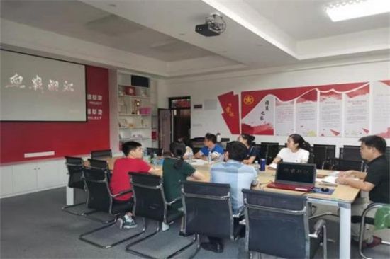 广西师范大学校团委党支部召开“传承红色基因、勇担职责使命，以优异成绩迎接新中国成立70周年”专题研讨暨2019年第7次理论学习会