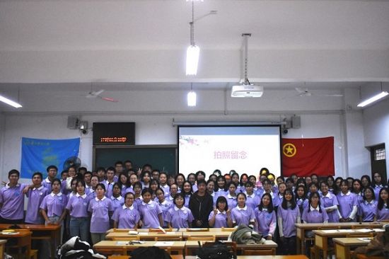 广西师范大学数学与统计学院2019级统计学团支部“不忘初心跟党走，重温七十年国史”主题团日活动圆满结束