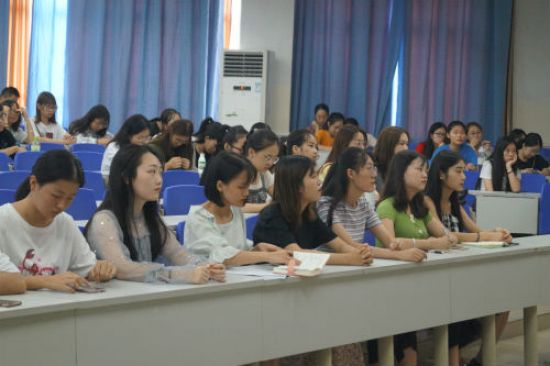 2019年迎满怀热忱,服务新生 ——广西民族大学文学院开展新动员大会