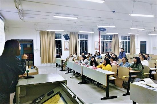 广西师范大学法学院大学生社团联合会成功举办“2019年培训交流会——办公专题”培训活动