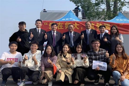 广西师范大学第七届研究生支教团开展“暖冬行动”公益募捐 暨“石桥计划”手写书信活动