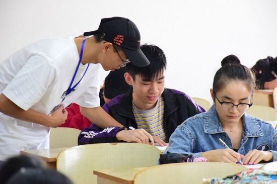 广西师范大学化学与药学学院举办“壮丽七十载，谱写中华章”主题硬笔字书法比赛