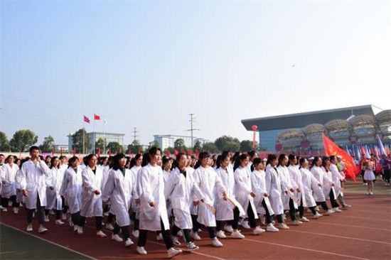 广西师范大学化学与药学学院在体育文化节暨第五十届田径运动会中取得佳绩