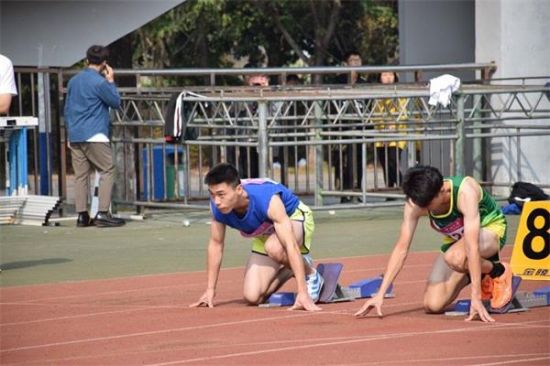 广西师范大学政治与公共管理学院参加第50届田径运动会喜获佳绩