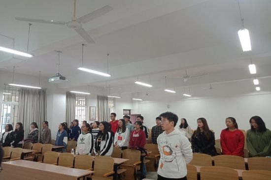 广西师范大学生命科学学院2018级环境生态工程团支部顺利开展入团推优大会