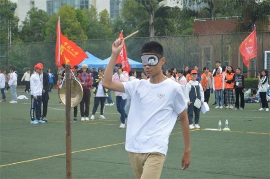 广西师范大学举办第十六届大学生趣味体育运动会