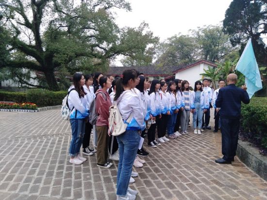 广西师范大学马克思主义学院2019级思想政治教育第二团支部成功举办“忆往昔师大风采,展今朝独秀雄风” 主题团日系列活动