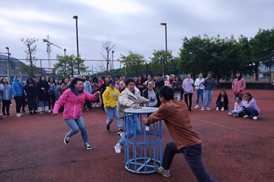 广西师范大学数学与统计学院2017级数学与应用数学第一团支部举办“焕青春风采，学党团精神”团日活动