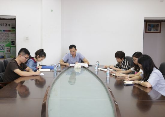 【不忘初心 牢记使命】广西民族大学校团委召开“传承红色基因，勇担职责使命”学习研讨会