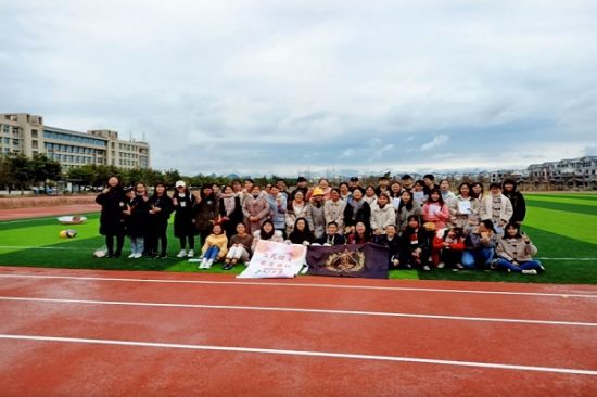 广西师范大学生命科学学院2017级生物科学第二团支部顺利开展“全民健身,你我同行”主题团日活动